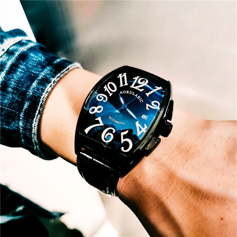 Luxuriöse mechanische Herrenuh – Cartier Watch Tank Bewertung und Preis